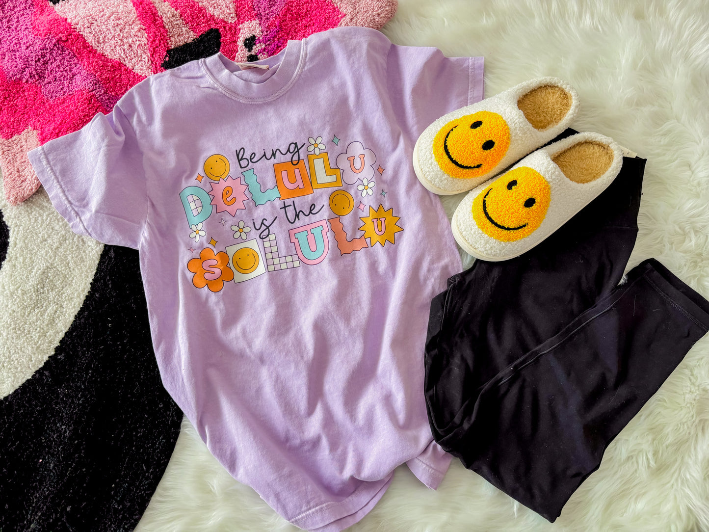 Being Delulu is the Solulu - Unisex Tee